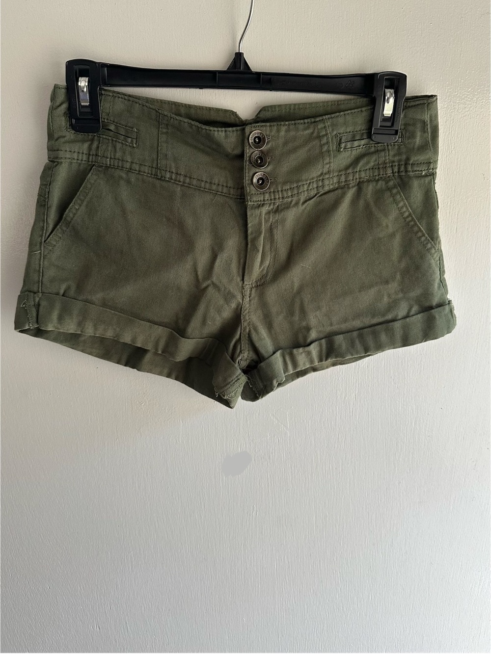 Dollhouse Y2K Olive Green Cargo Shorts Womens size 3 Low to Mid rise Cotton 2010